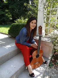 Paula Monsalve singer songwriter from Linares Chile